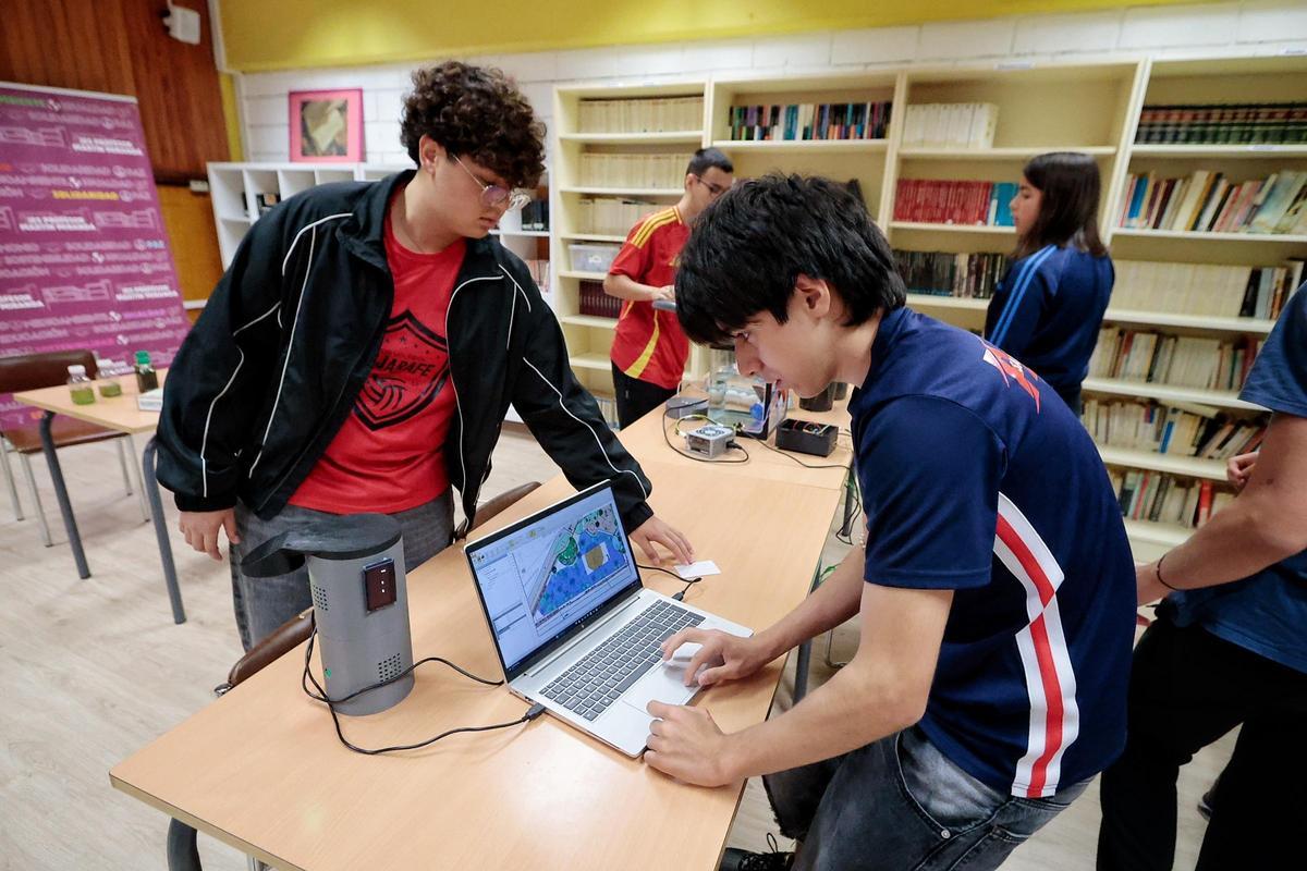 El IES Profesor Martín Miranda logra que dos proyectos sean semifinalistas en una competición nacional