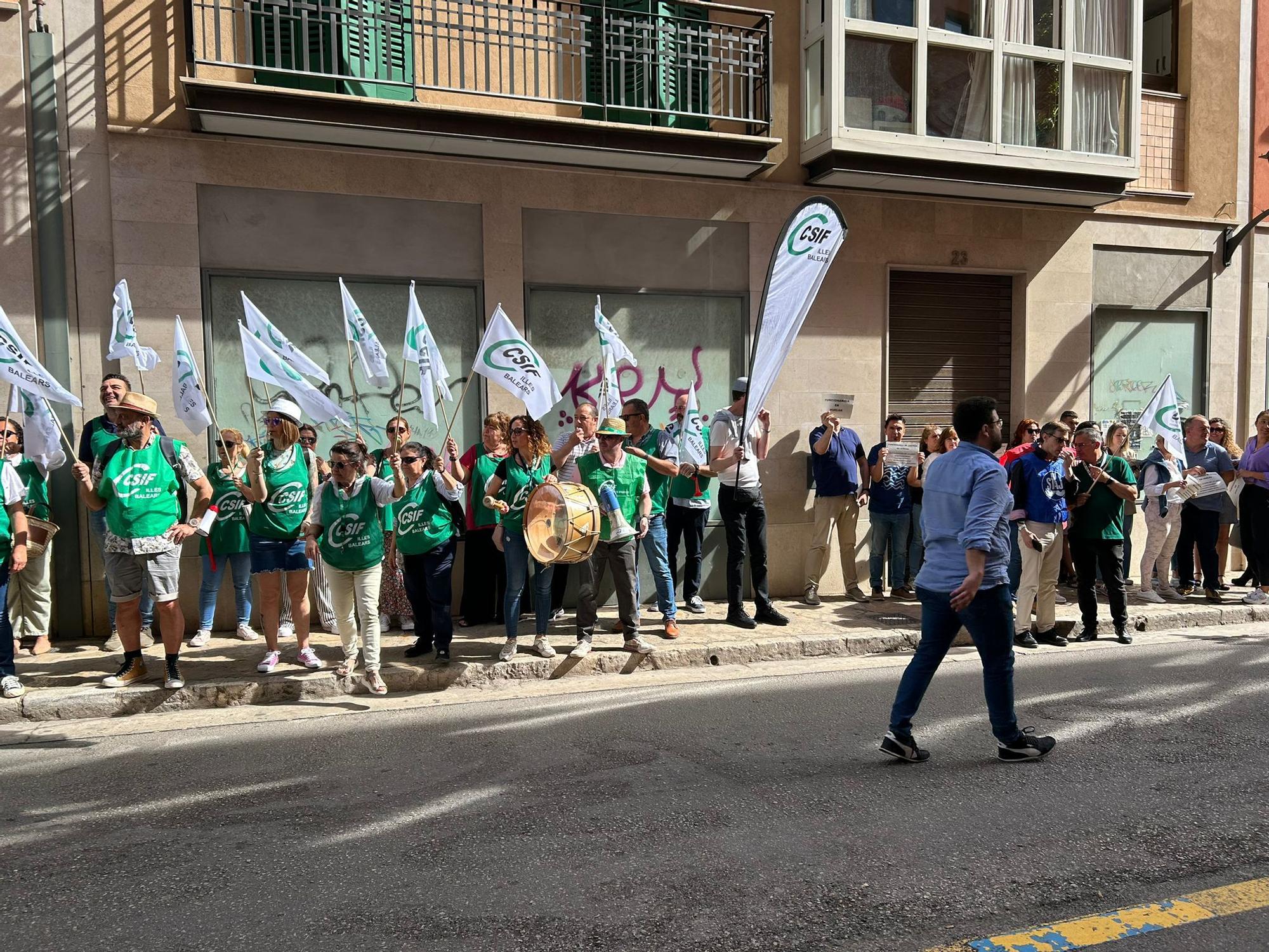 FOTOS | Seguimiento masivo de la huelga de los funcionarios judiciales en Baleares