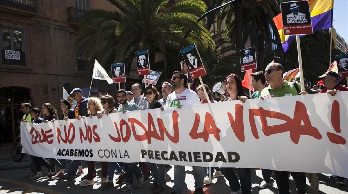 Miles de personas han llenado las calles malagueñas.