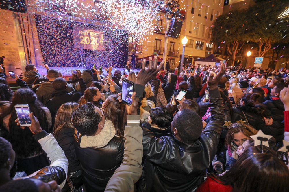 Fiesta en la Plaça Baix Nochevieja 2019 en Elche