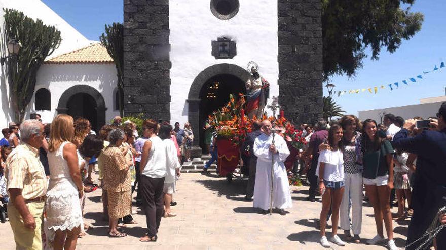 San Bartolomé se despide con procesión