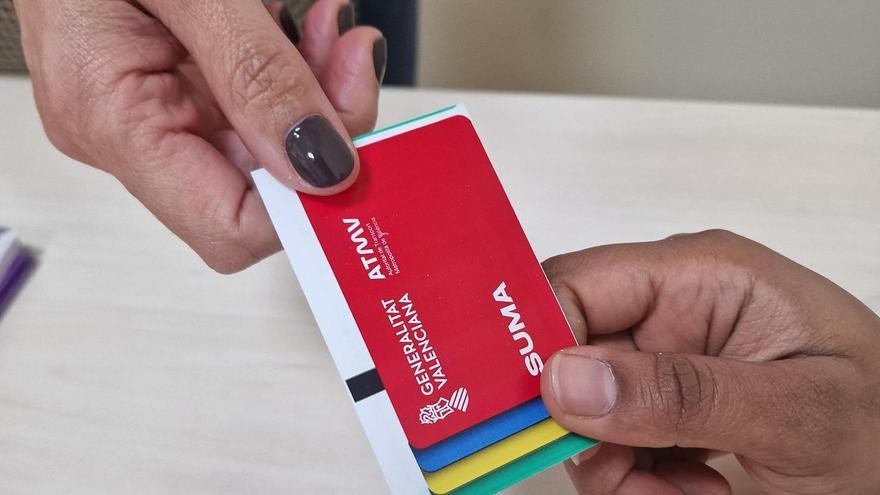 Albal reparte casi 5.000 tarjetas de transporte en 48 horas