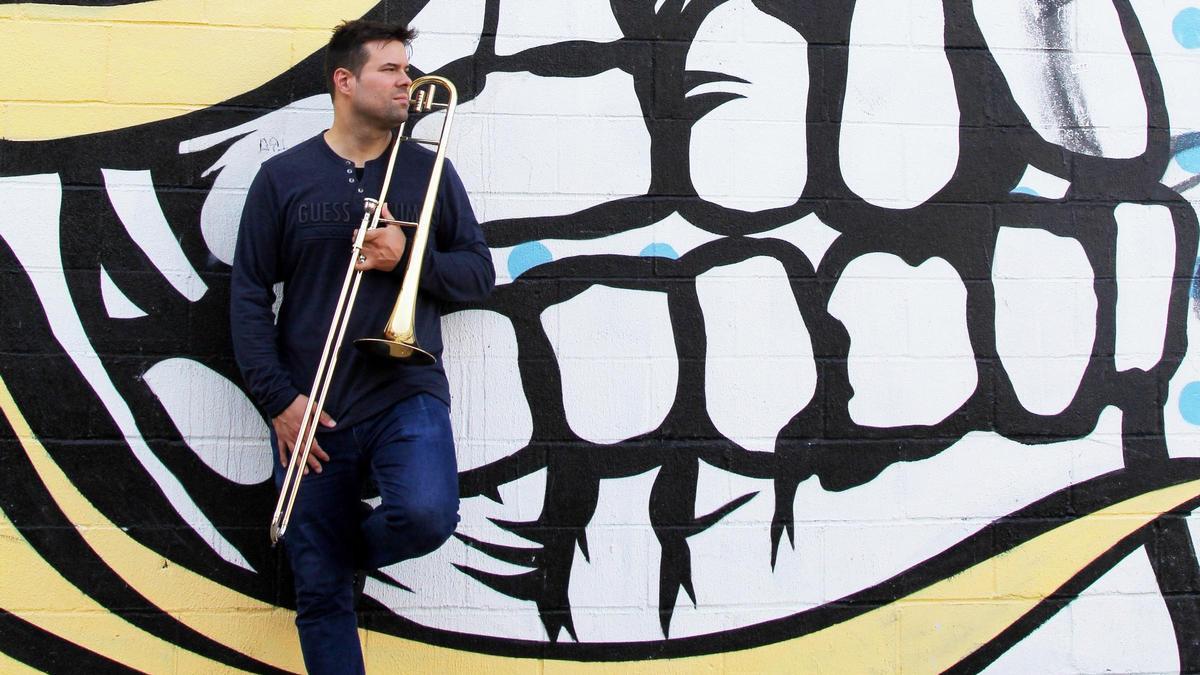 El trombonista y percusionista valenciano, Carlos Martín.