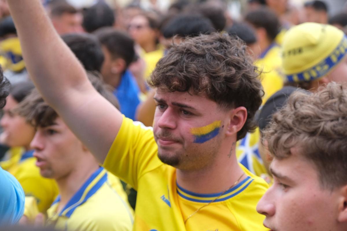 UD Las Palmas: bajada de la guagua por Fondos de Segura