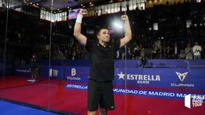 Bela celebra la consecución de su título número 228