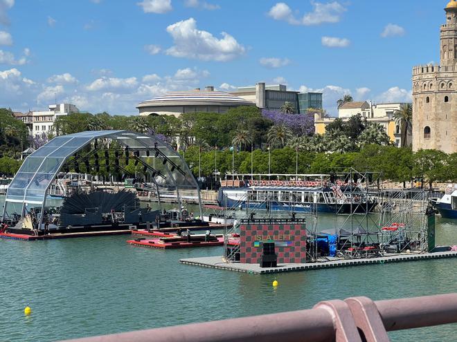Netflix avisa: el concierto de Sevilla sorpresa en el río con Rosalía sólo será visible con entrada desde las zonas acotadas