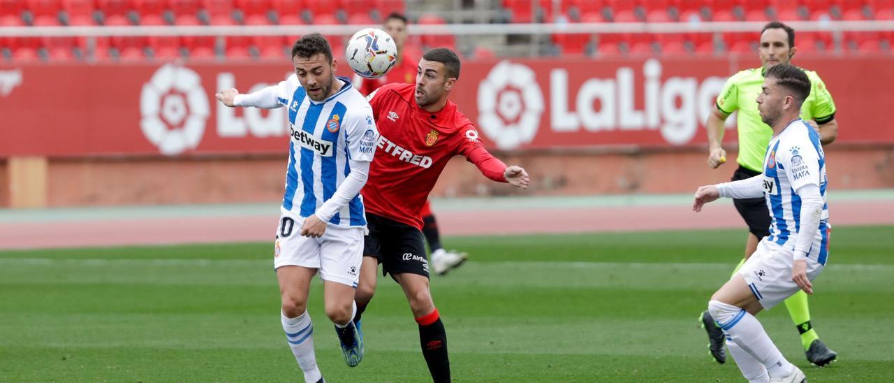 El Mallorca perdona al Espanyol y pierde