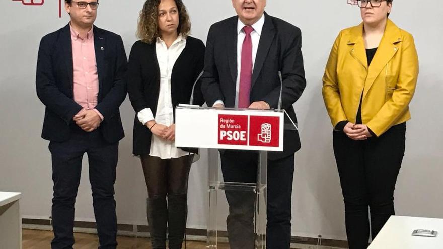 El secretario general del PSRM-PSOE, ayer en la rueda de prensa que ofreció.