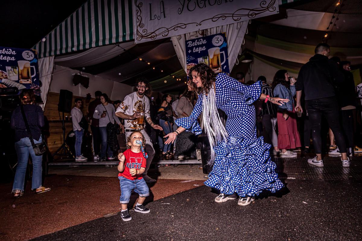 Feria de Abril 2023: Así es una noche en la 50 edición de la celebración andaluza en Barcelona