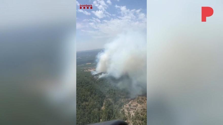 Un incendio forestal en Lladurs (Lleida) moviliza 29 dotaciones de los bomberos