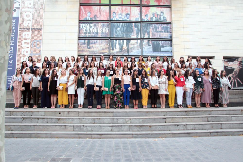 La aspirantes a fallera mayor de València visitan el IVAM