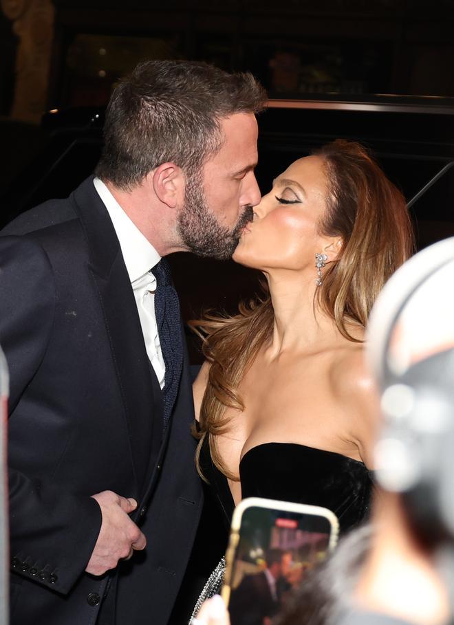 El beso de Jennifer López y Ben Affleck en Los Ángeles.