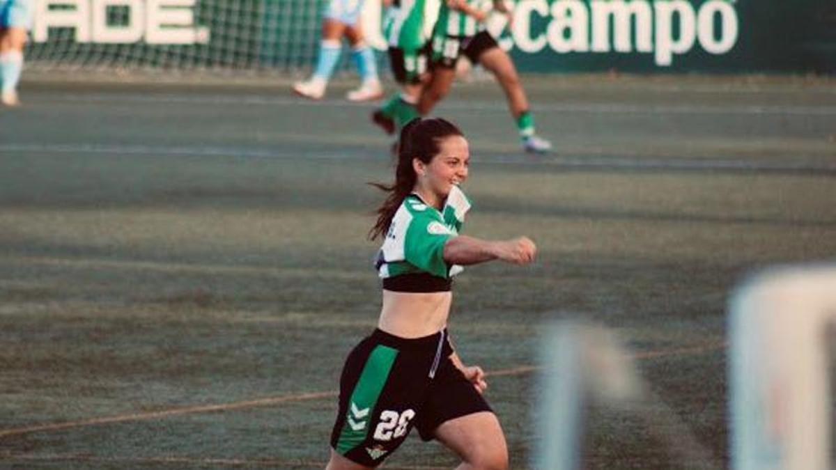 Marina Sánchez, festejando un gol con el Betis.