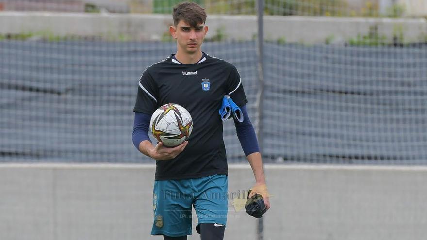 El llançanenc Arnau Fàbrega completa la porteria de l’Olot