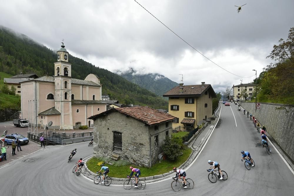 28 May 2019, Italy, Ponte Di Legno: Cyclists ...