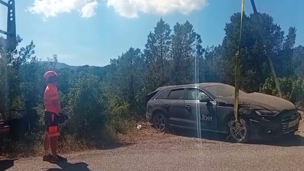 Vídeo: Un Uber cae por un barranco de 28 metros en Ibiza