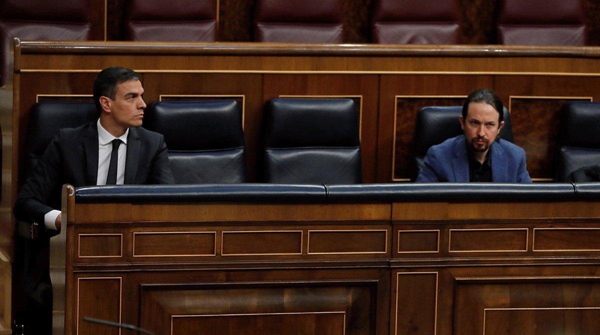 El presidente del Gobierno, Pedro Sánchez, y el vicepresidente segundo, Pablo Iglesias, en el Congreso, el pasado 27 de mayo.