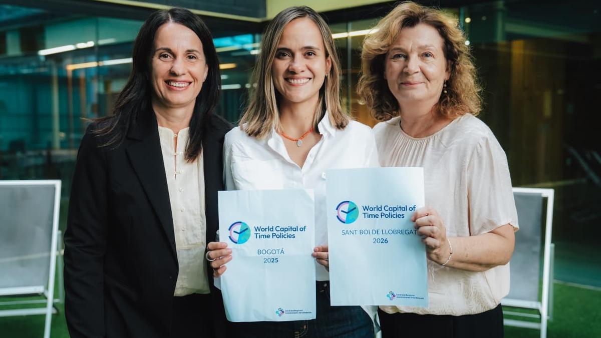 La concejal de la Mujer de Bogotá, Laura Tami; la teniente de alcalde de Ciudad Cohesionada y Transformadora de Sant Boi, Maria Valencia; y la concejal de Sant Boi Sensi Domínguez