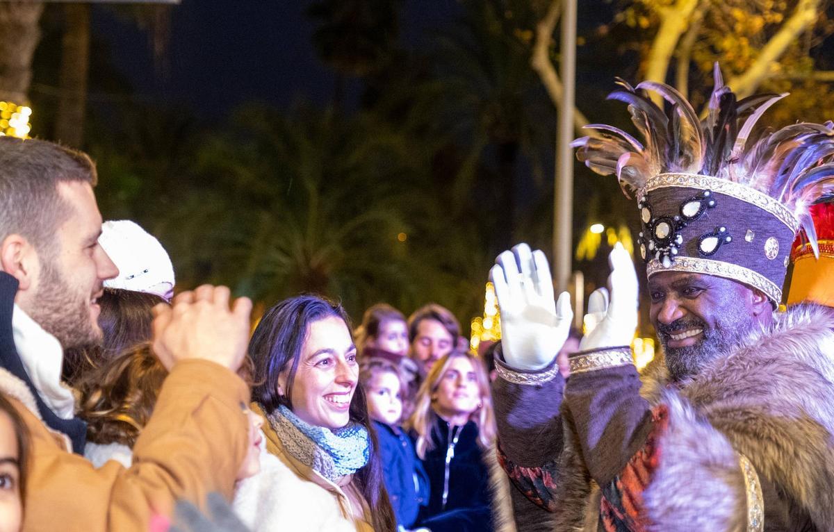 FOTOS | La ilusión echa a andar en Palma con la llegada de los Reyes Magos