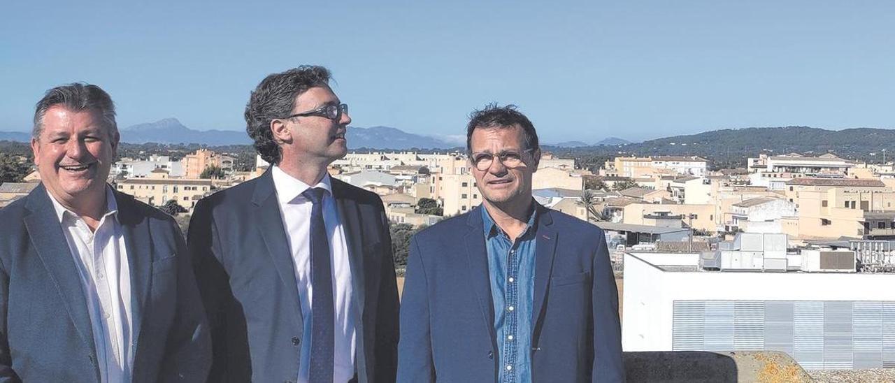 Juan Antonio Serra Ferrer, a la izquierda, junto al vicepresidente del Govern, Antoni Costa, en noviembre pasado.