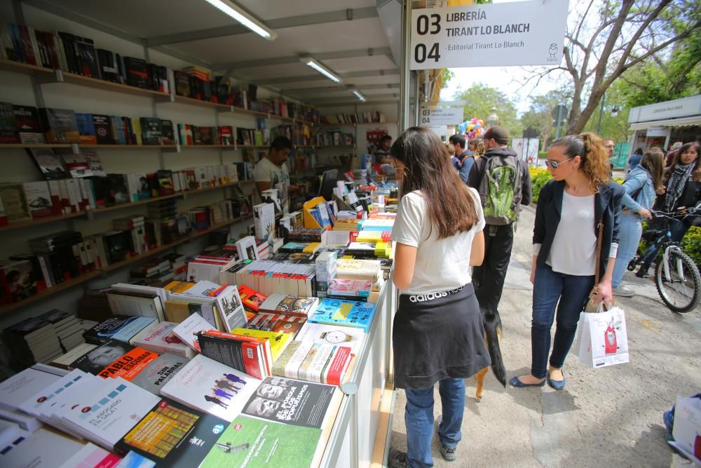 Un paseo por la 52ª Fira del Llibre de València