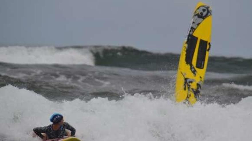 Las condiciones del mar en Razó dificultaron la prueba. // FDV