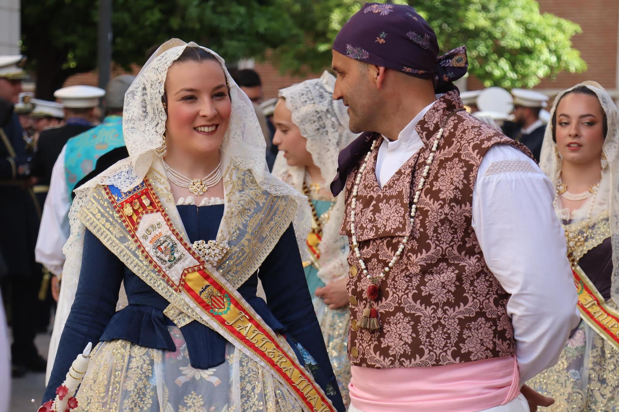Comisiones de falla en la Procesión de la Virgen (2/5)