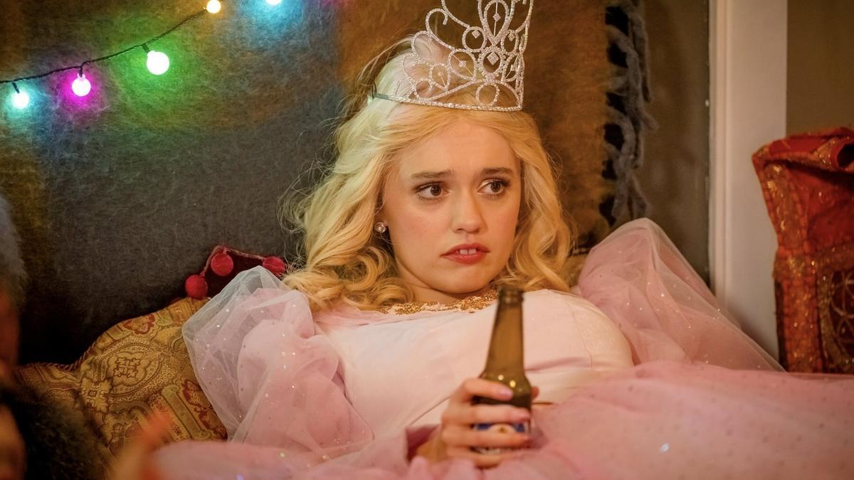 Aimee Lou Wood (Evie) en una imagen de 'El cineclub'