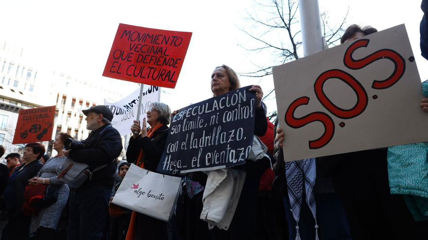 Nueva protesta de Bloque Cultural en la plaza España de Zaragoza