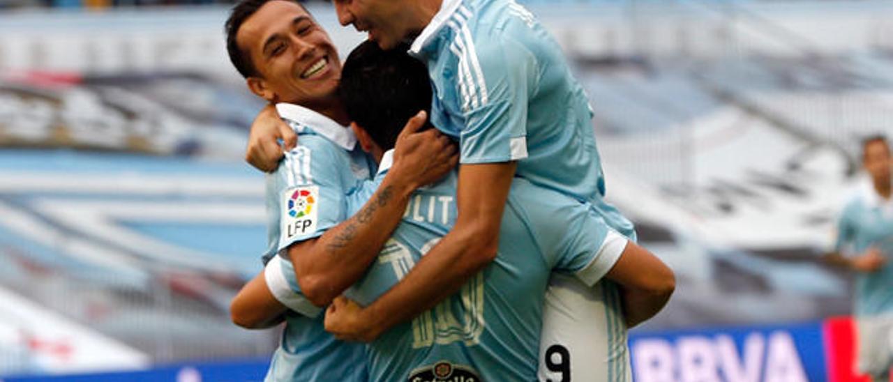 Orellana, Nolito y Aspas celebran un gol a Las Palmas. // Ricardo Grobas