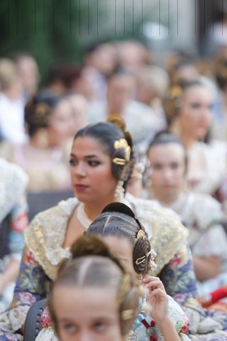 Entrega de los certificados de tejido de seda valenciana