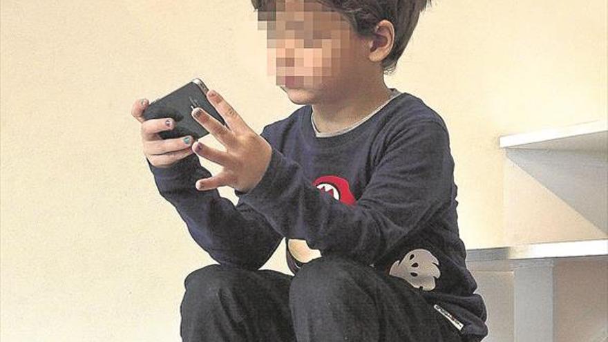 8 de cada 10 niños cordobeses de entre 10 y 15 años disponen de móvil