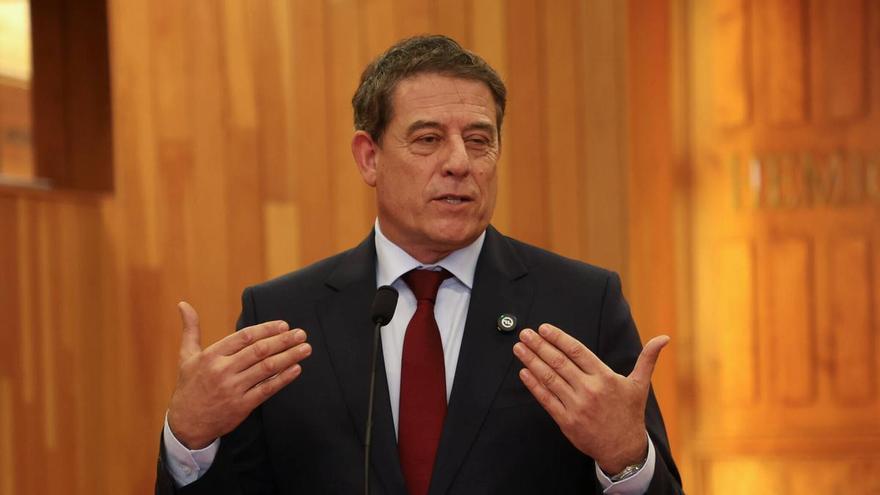 Besteiro acusa a Rueda de gobernar a golpe de “bono” y renombra su modelo: “Galicia Caridade”