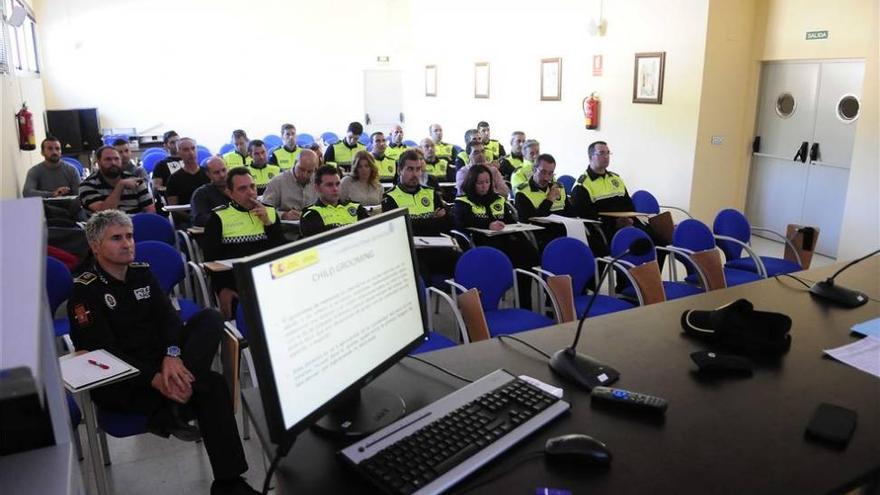 Interior reforzará el proyecto de policía-tutor en Plasencia con 3 agentes más