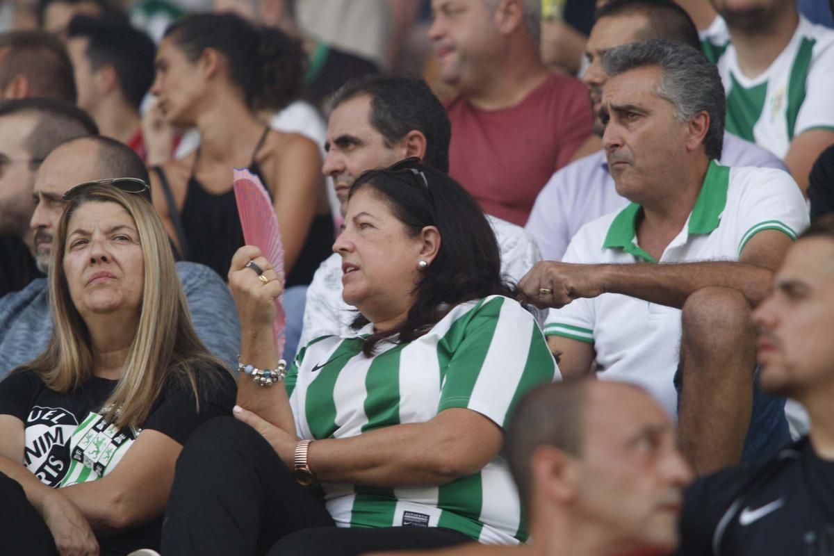 Los aficionados en el Arcángel