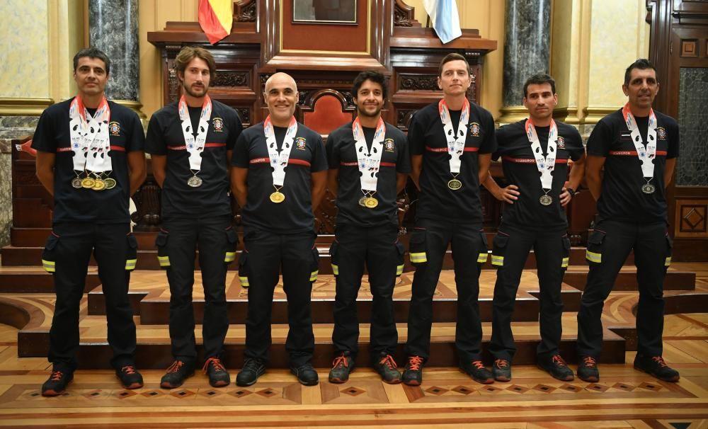 El equipo coruñés, integrado por 11 bomberos, fue el que más medallas logró de todos los participantes españoles.  El próximo octubre participarán en el Campeonato Europeo de subida de torre en Braga.