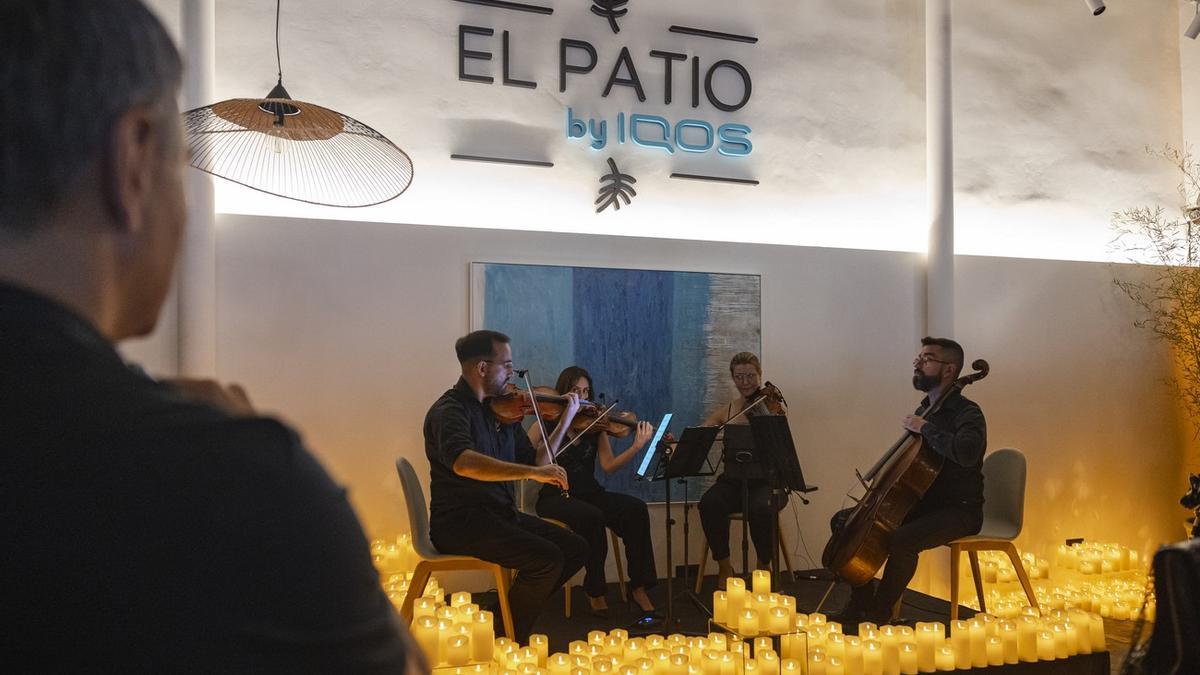 El Patio by IQOS celebra el avance hacia un futuro sin humo con un concierto Candlelight sin combustión.