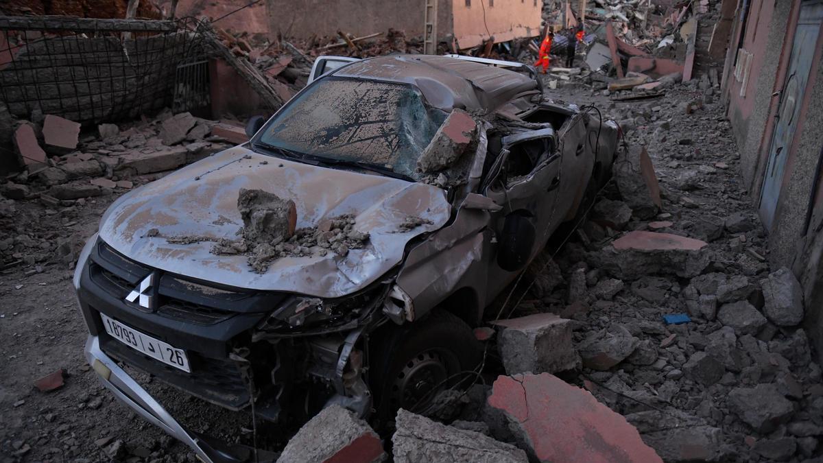 L'estat d'un cotxe després del terratrèmol del Marroc
