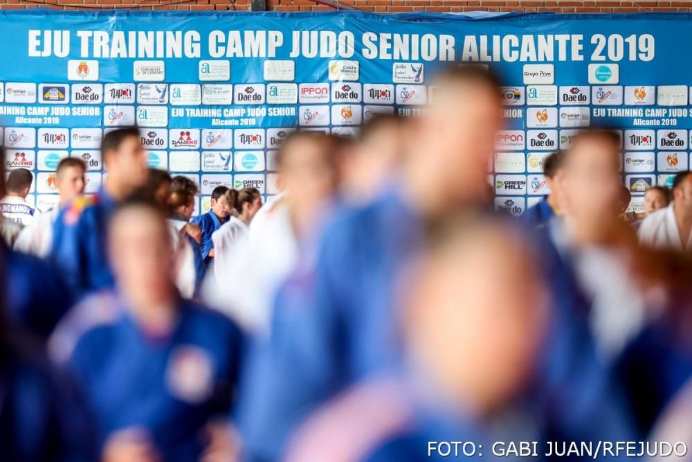 Más de 700 judocas de 46 países han preparado el Mundial en el Puerto de Alicante