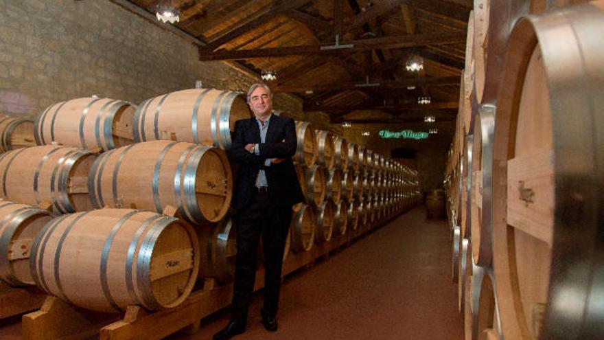 Manuel Muga, en su bodega de La Rioja.