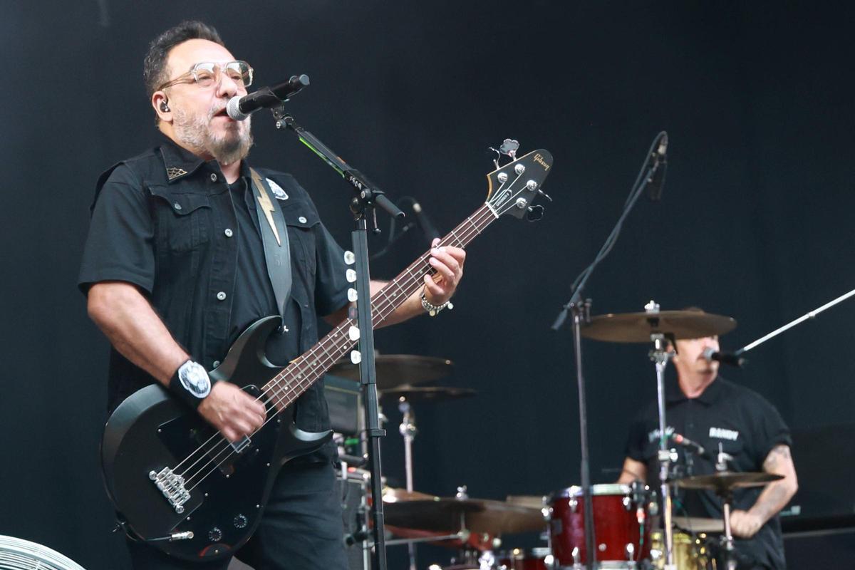 Molotov llena Castrelos con su 'rock' con sello mexicano