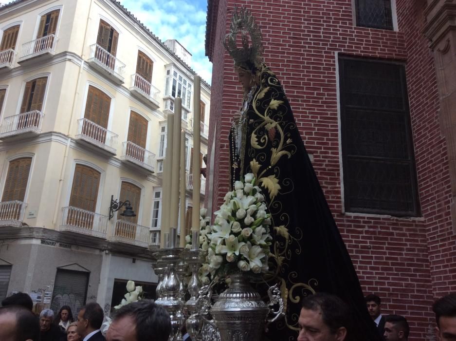 Virgen de los Dolores de los Mártires sale en Rosa