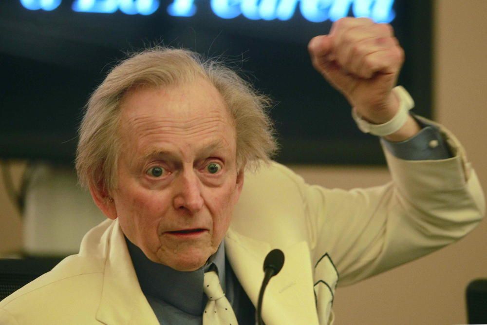 El escritor estadonunidense Tom Wolfe, en 2013 en Barcelona.