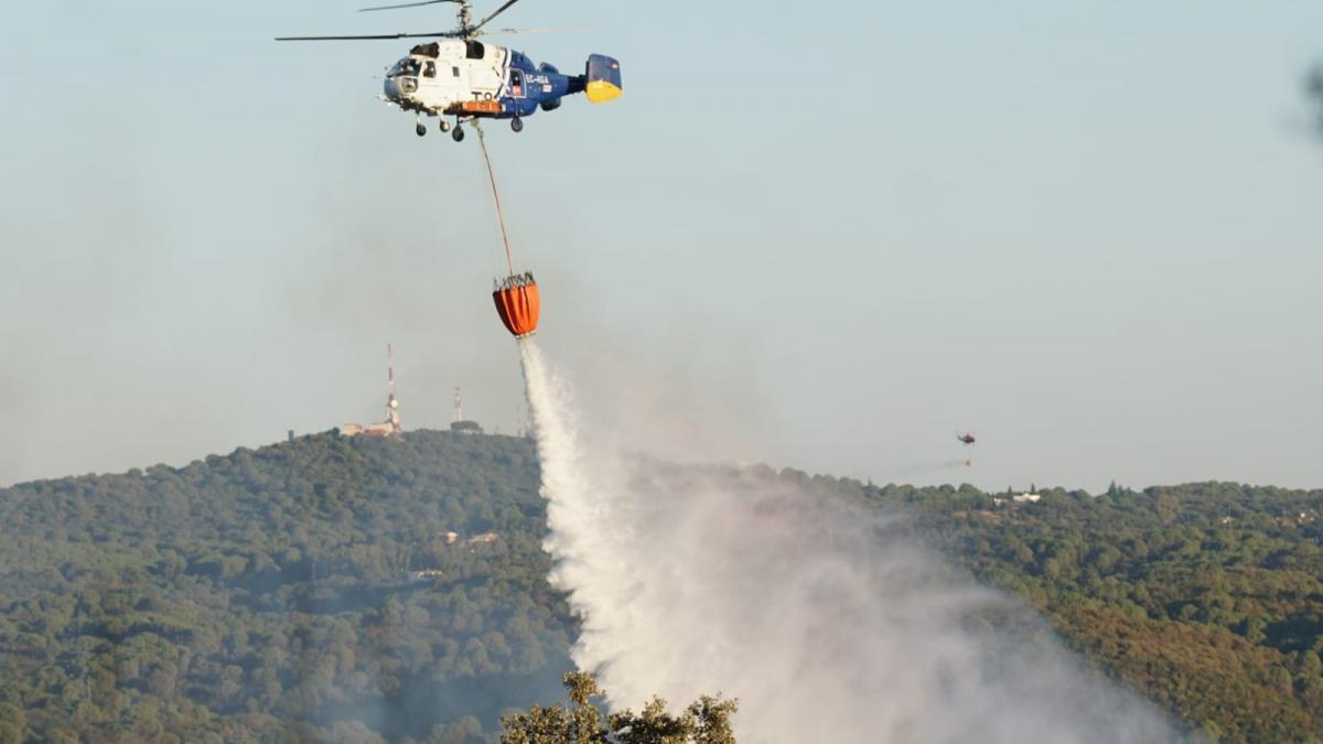 Efectivos del Infoca controlan un incendio declarado en un paraje de Hornachuelos
