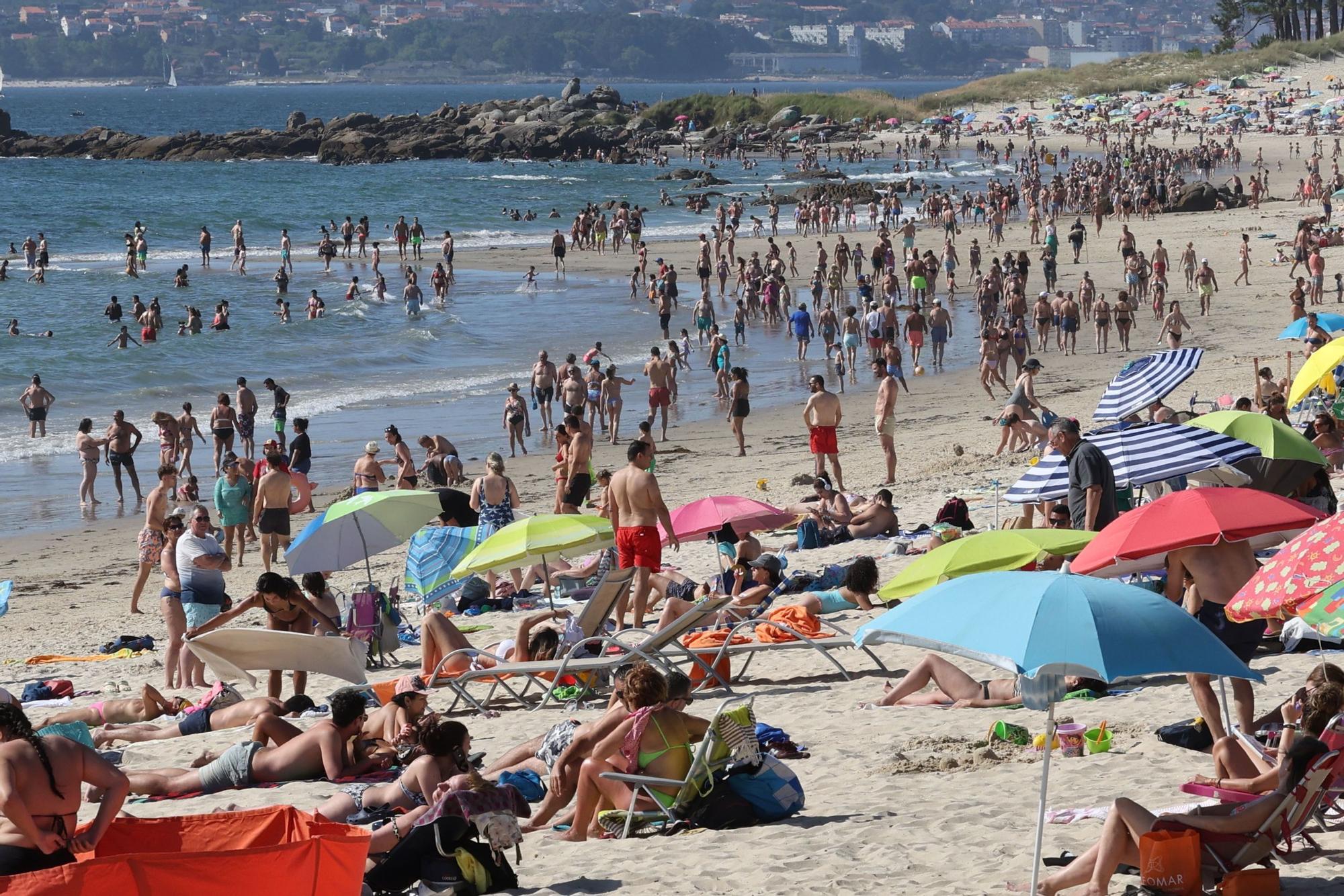 Las playas de Vigo, refugio del calor en el comienzo de julio