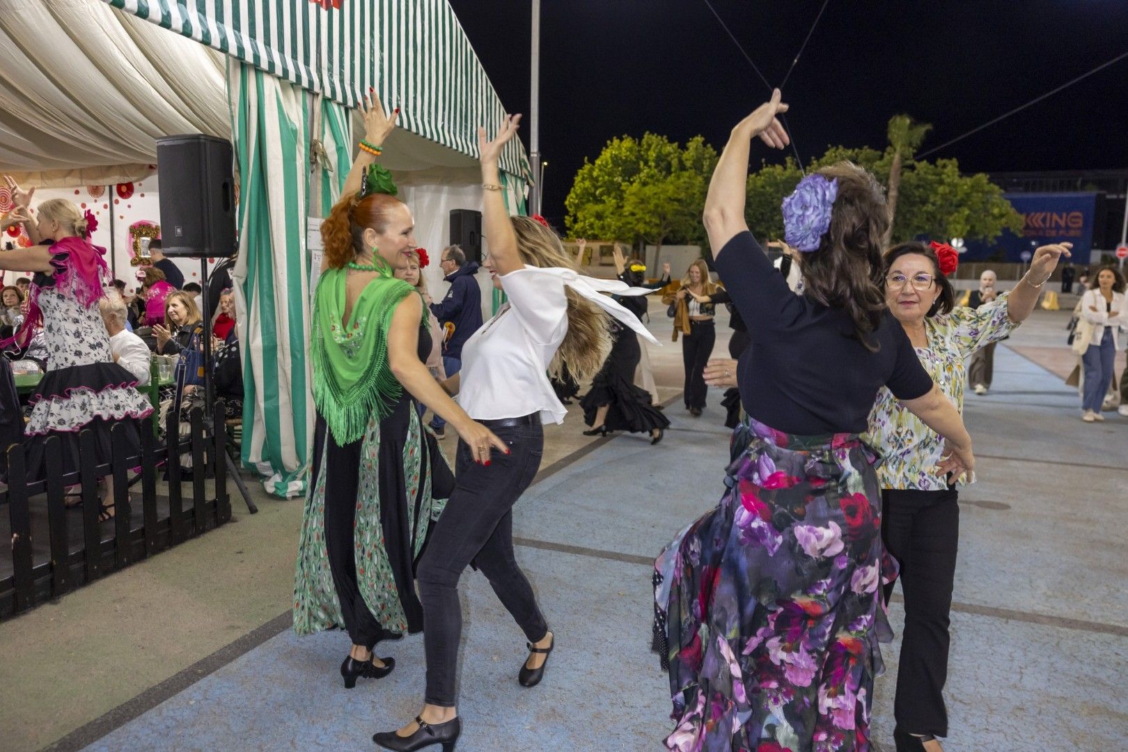Por sevillanas en la Feria de Mayo de Torrevieja 2025