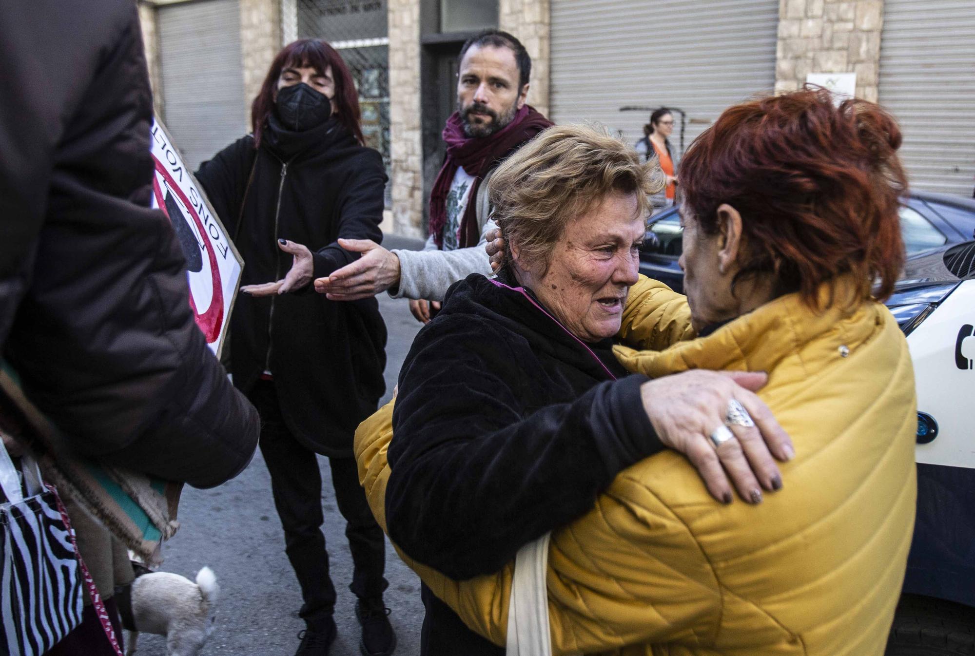 Tensión en Alicante por el desahucio a una pensionista en una vivienda propiedad de un fondo buitre