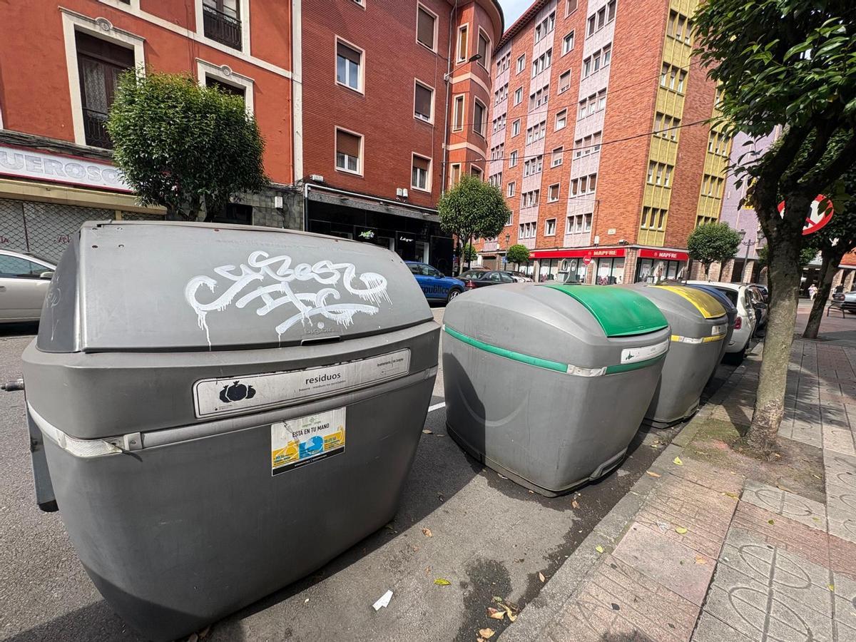 Contenedores de basura en Sama de Langreo