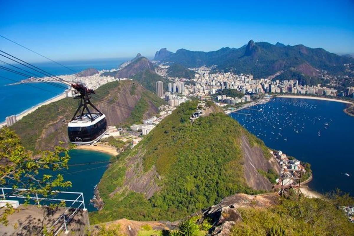 Teleférico sobre la bahía de Guanabara.