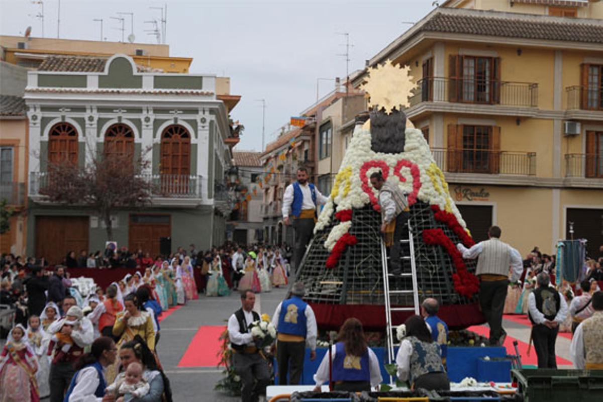 La Geperudeta en la ofrenda de Paterna.